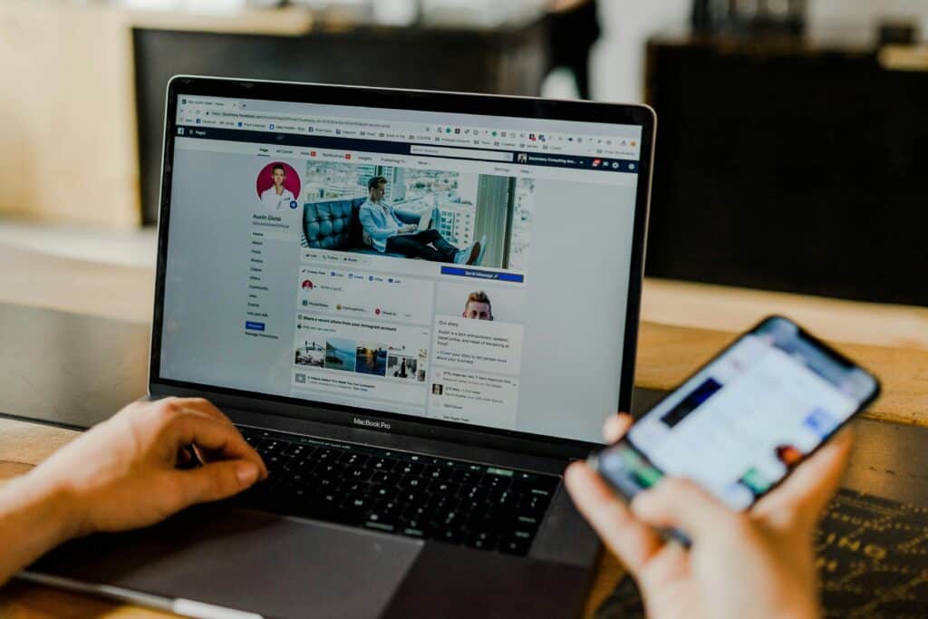 search on facebook Photo by Austin Distel on Unsplash