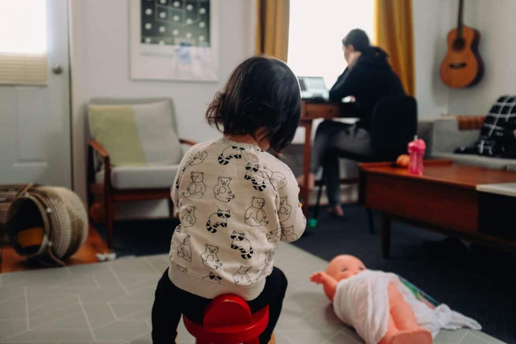 workfromhome Photo by charlesdeluvio on Unsplash